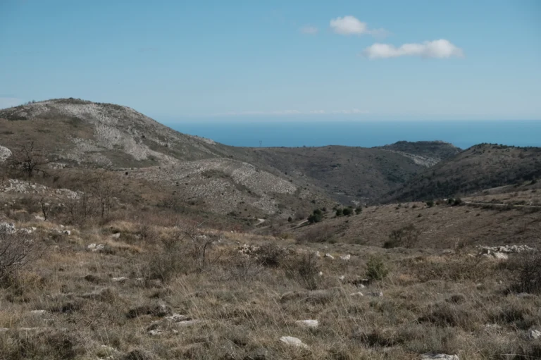 Vue sur la mer depuis le Plan de Noves.